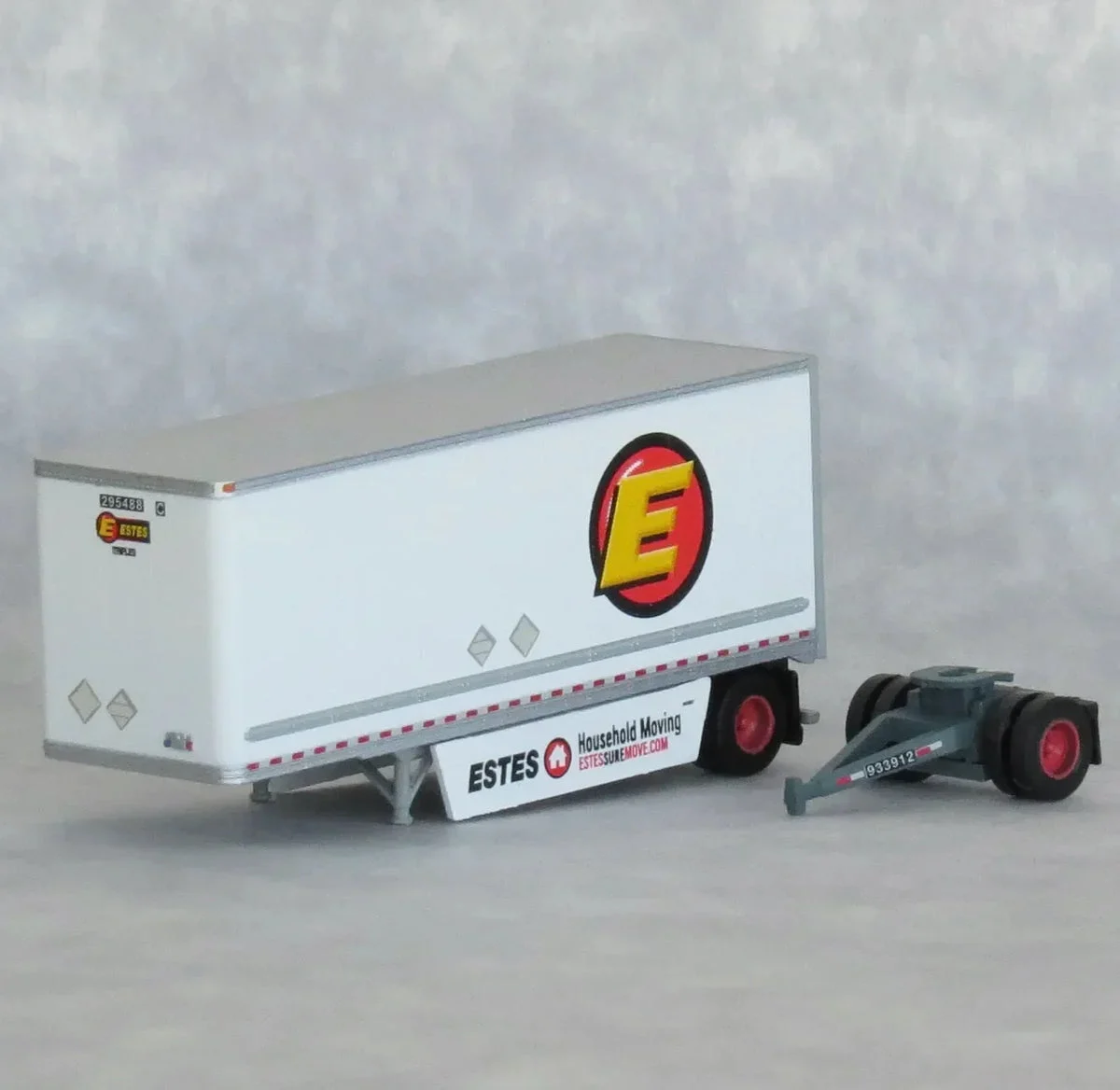 N Scale Trainworx Estes 28′ Trailer Road #295488 - 42894-01