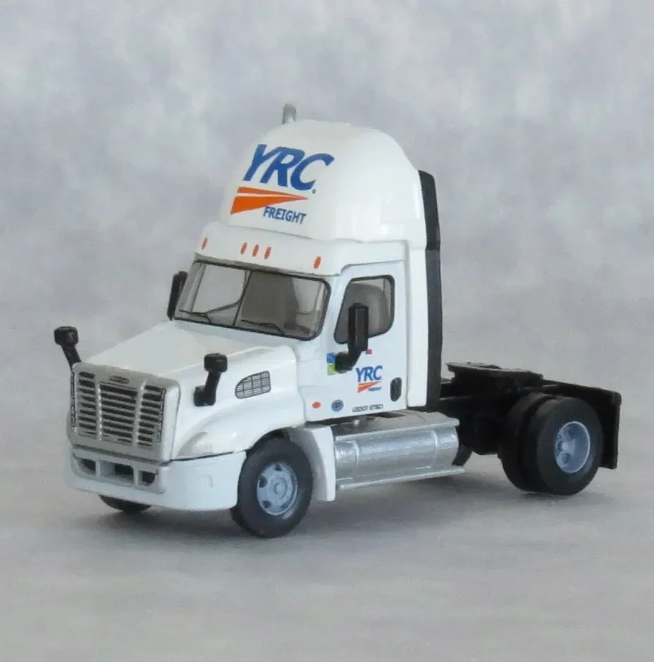 N Scale Trainworx YRC Freightliner Cascadia Road #11643 - 42590-06