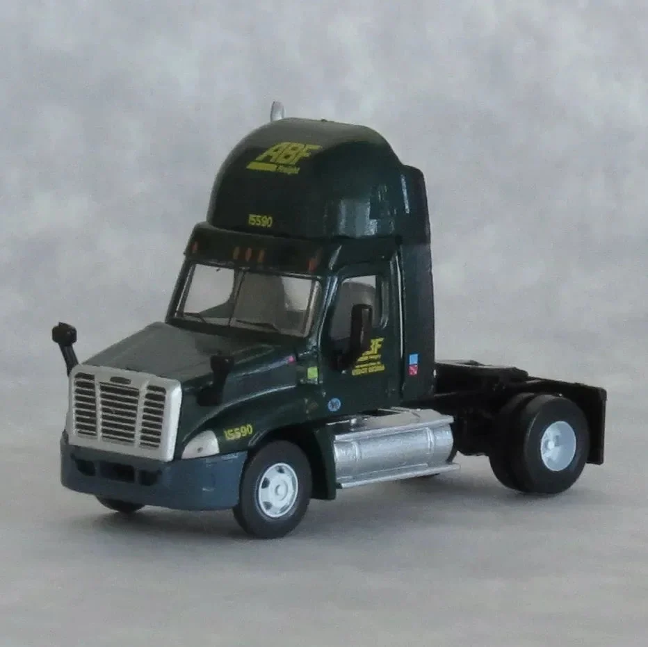 N Scale Trainworx ABF Freightliner Cascadia Road #15643 - 42593-06