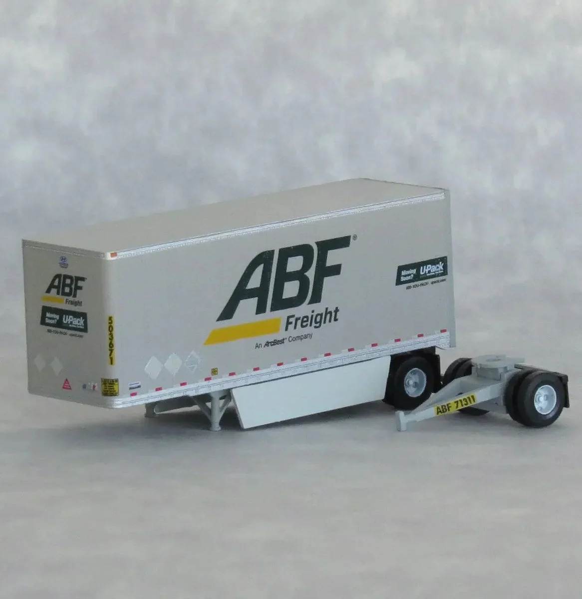 N Scale Trainworx ABF 28′ Trailer Road #82614 - 42893-07