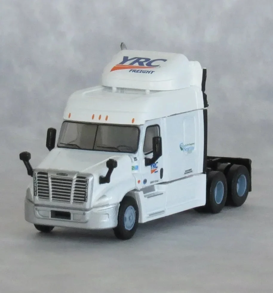 N Scale Trainworx YRC Freightliner Cascadia Road #35594 - 42590-03