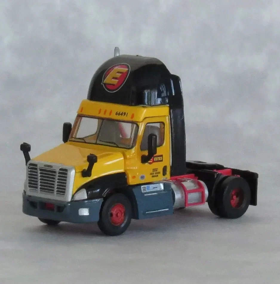 N Scale Trainworx Estes Freightliner Cascadia Road #66491 - 42594-01