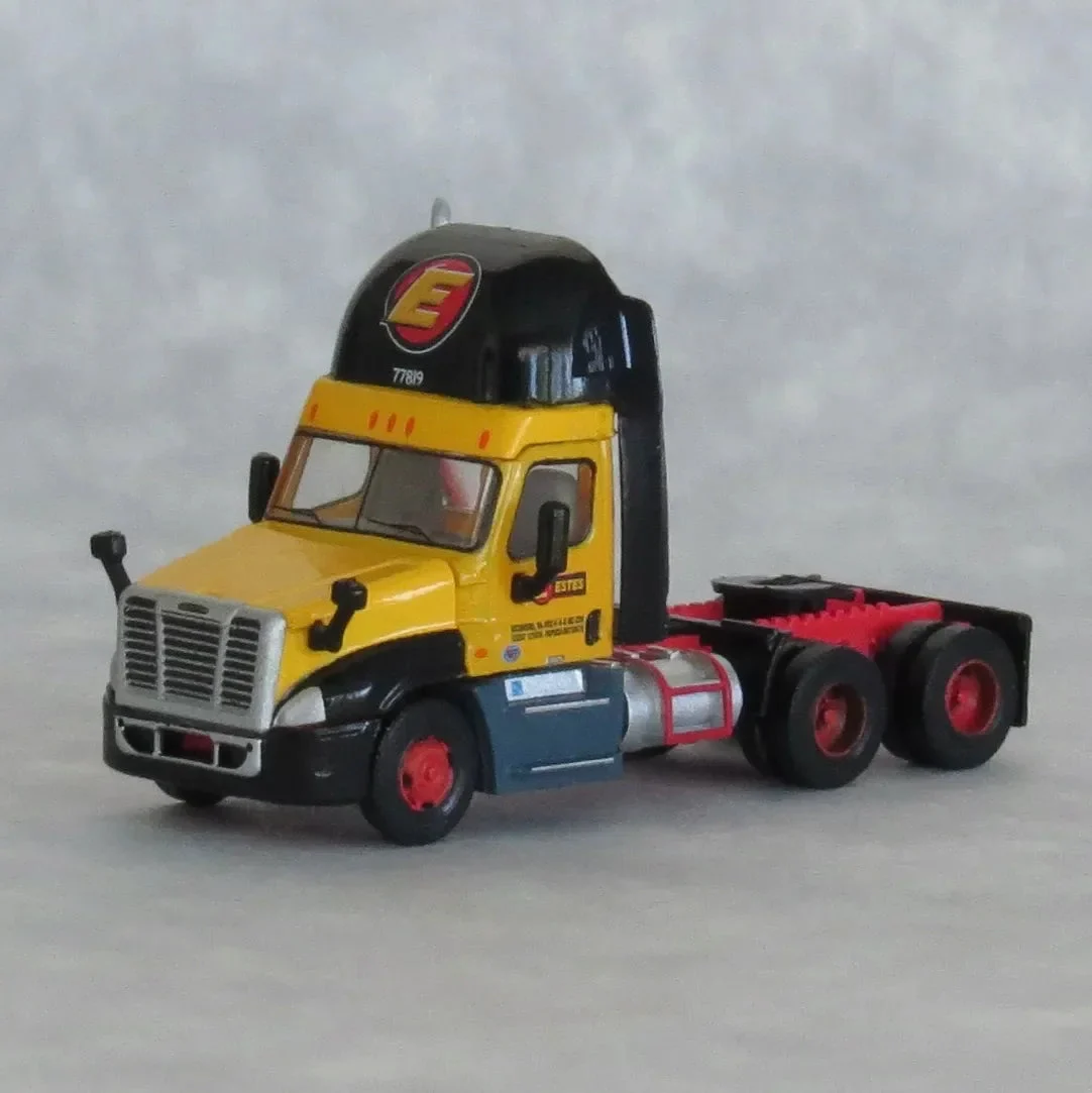 N Scale Trainworx Estes Freightliner Cascadia Road #77819 - 42594-04
