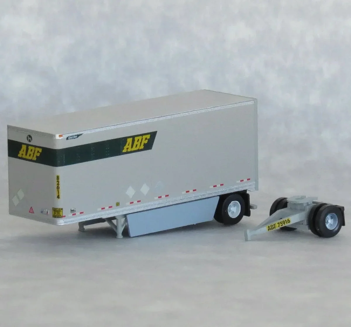 N Scale Trainworx ABF 28′ Trailer Road #82965 - 42893-03