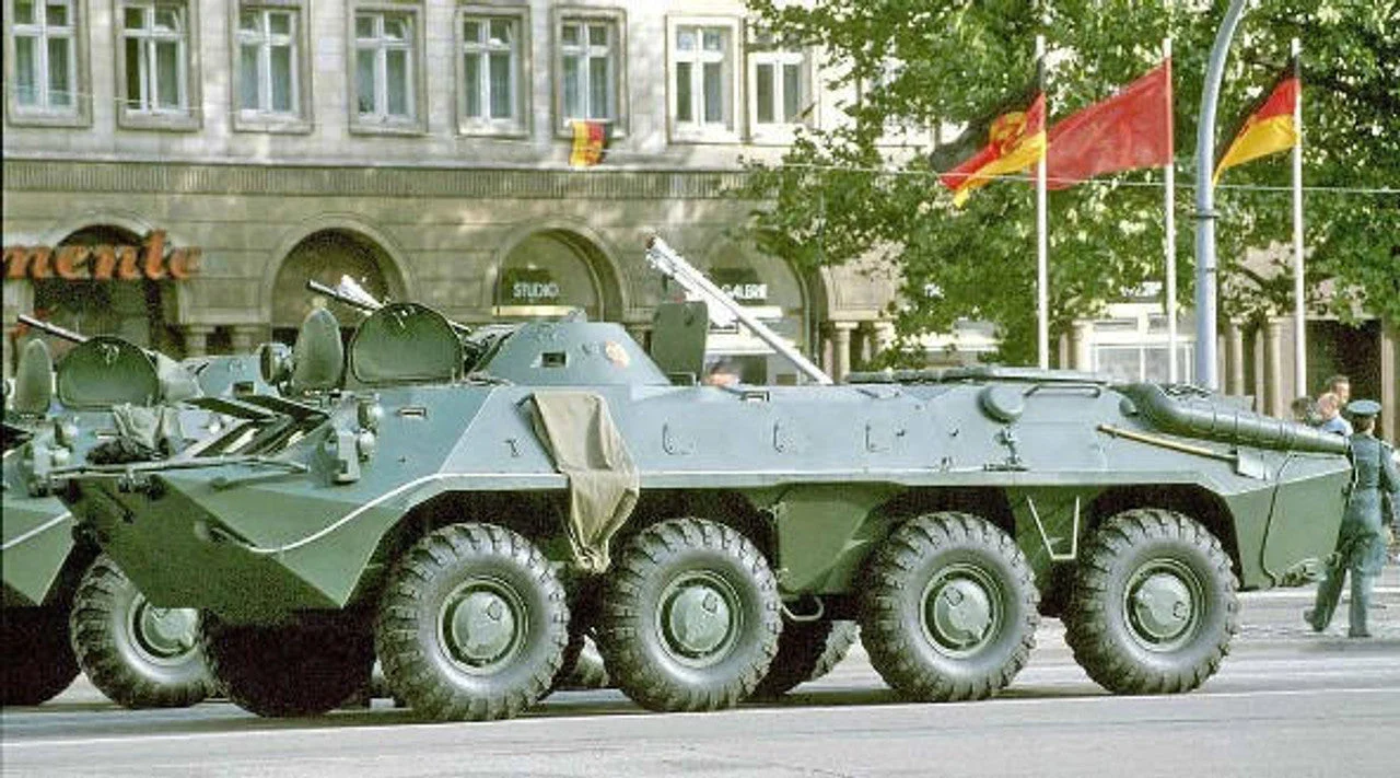 ACE Model 1/72 ACE Models BTR-70 APC (late production series)