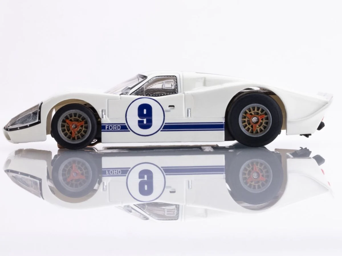AFX GT-40 Mark IV #9 White