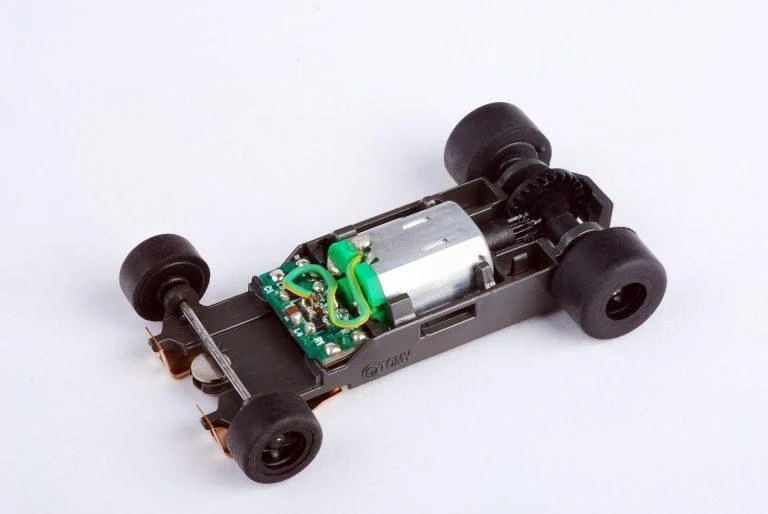 AFX MEGA G+ ROLLING CHASSIS LONG 21023