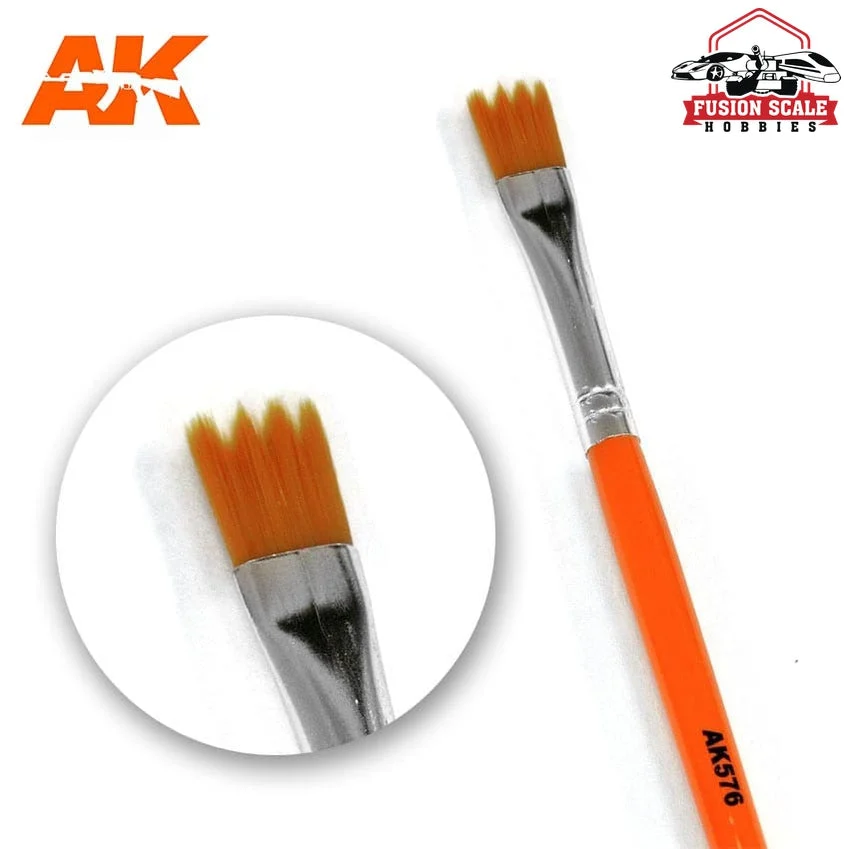 AK Interactive Saw Shape Weathering Paint Brush AKI576