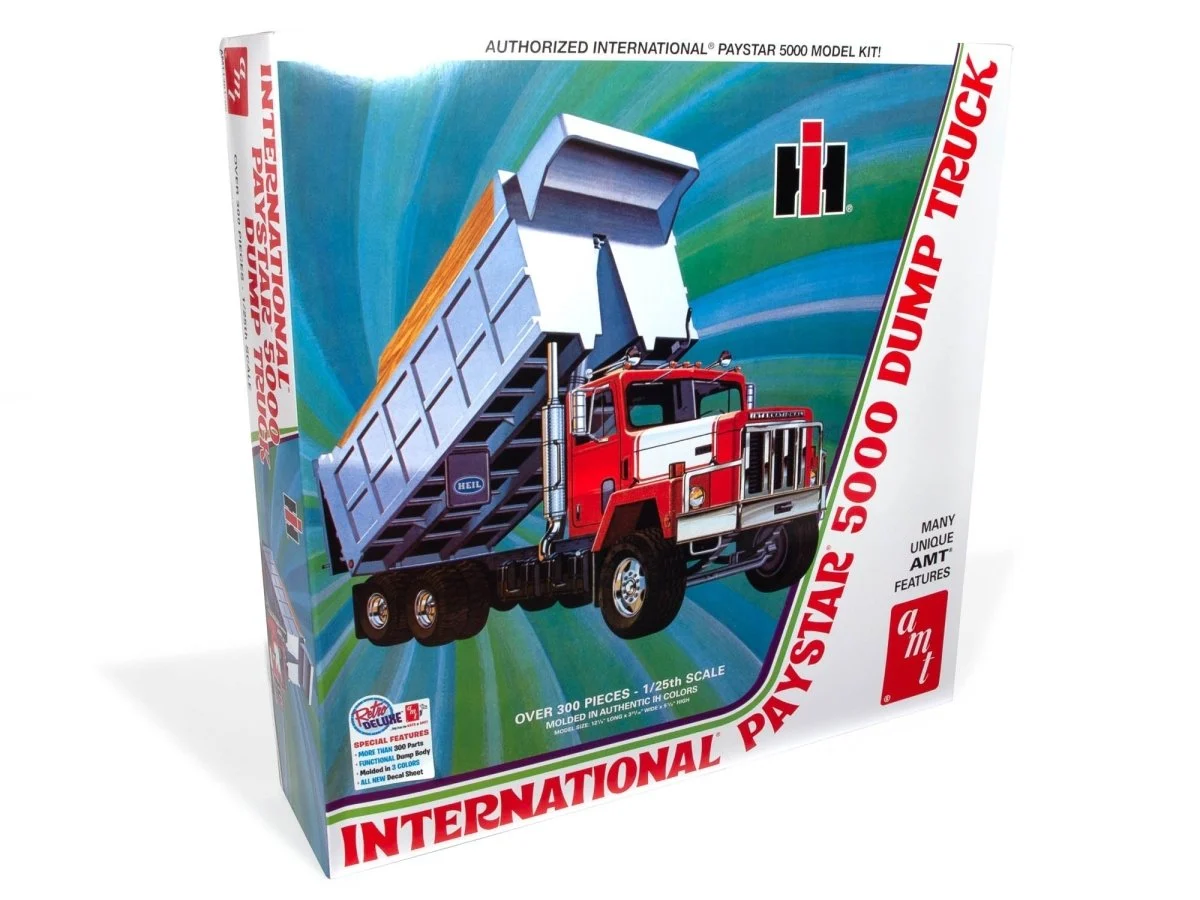 AMT IH Paystar 5000 Dump Truck 1:25 Scale Model Kit