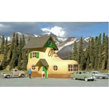 Bachmann HO Scale Shoe House (Built-Up Resin) (D) - BAC35209