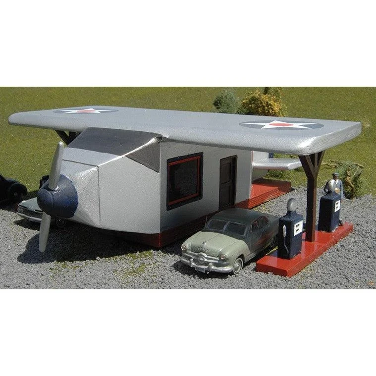 Bachmann N Airplane Gas Station (Built-Up Resin) (D) - BAC35251