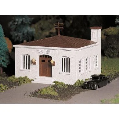 Bachmann O Plasticville Police Station w/Car - BAC45609