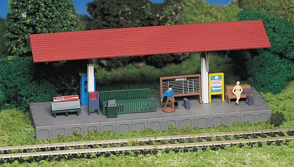 HO Bachmann Scale Platform Station 45194 - Bachmann Trains