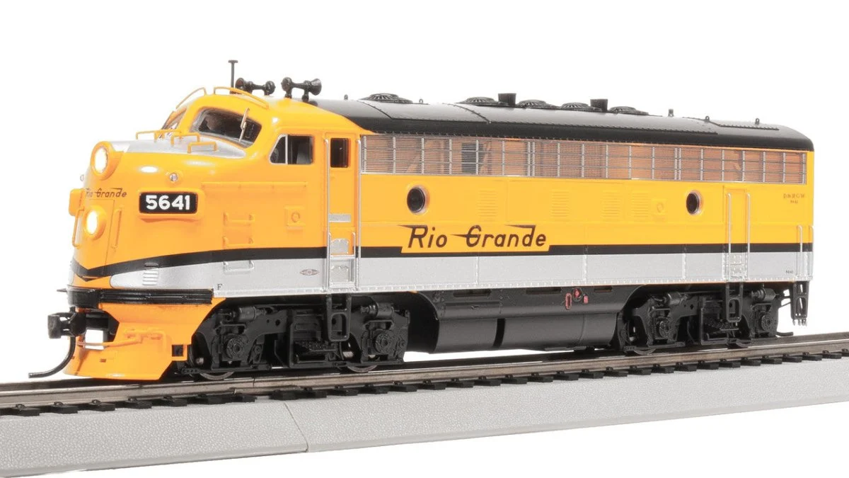Broadway Limited HO Scale DRGW EMD F7A Single Stripe Scheme #5644 - 8203
