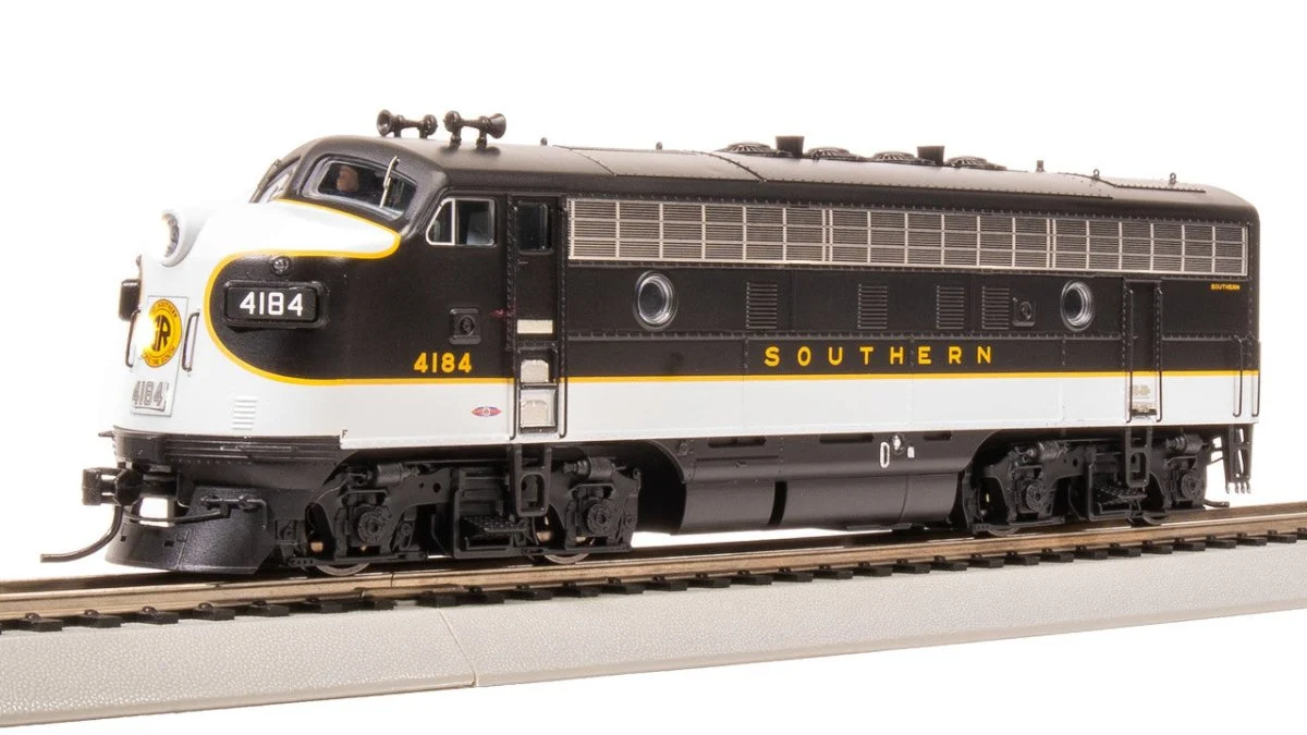 Broadway Limited HO Scale Southern EMD F3A Tuxedo Scheme Diesel #4185 - 8342