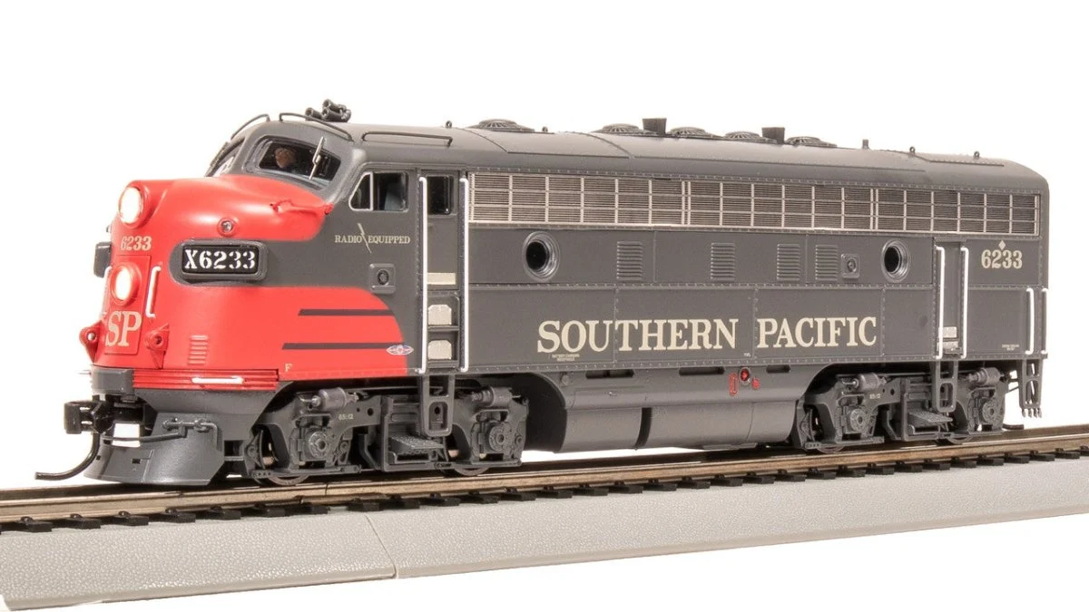 Broadway Limited HO Scale Southern Pacific EMD F7A Bloody Nose Diesel #6295 - 8314