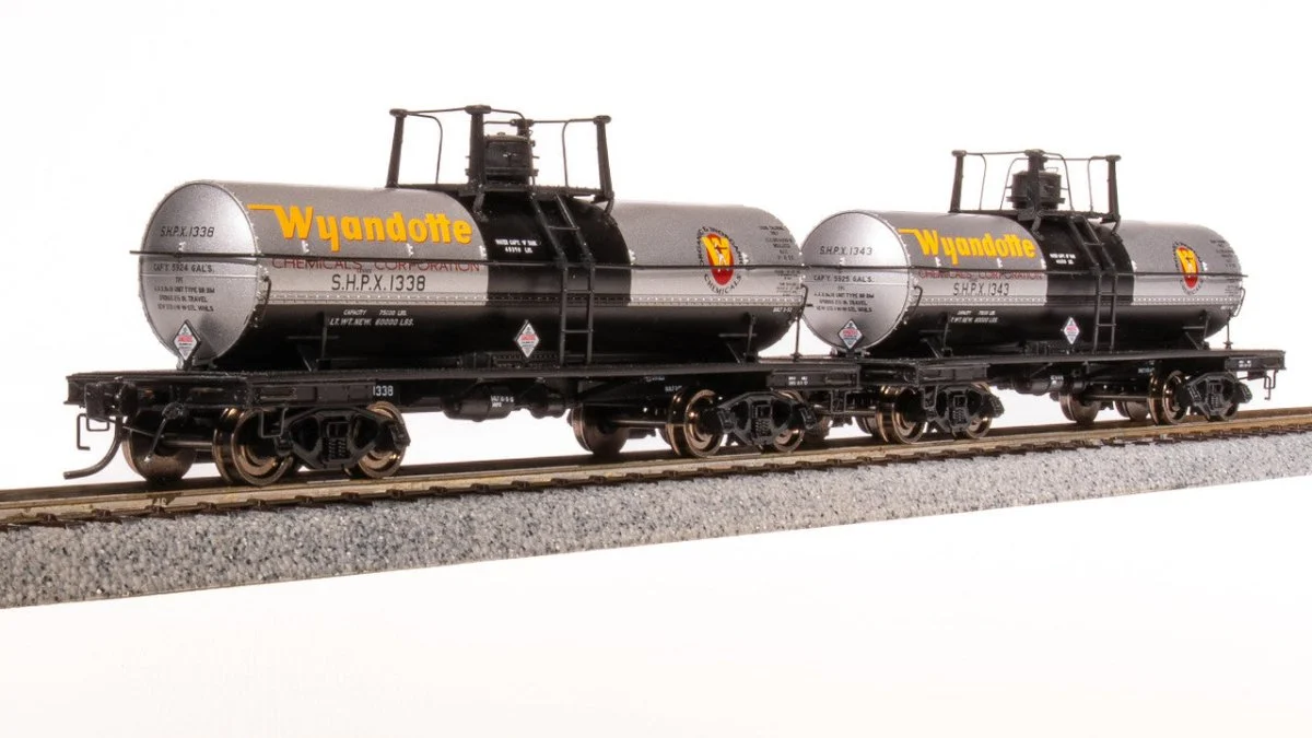 Broadway Limited HO Scale Wyandotte 1950's Scheme 6000 Gallon Tank 2-Pack - 7678