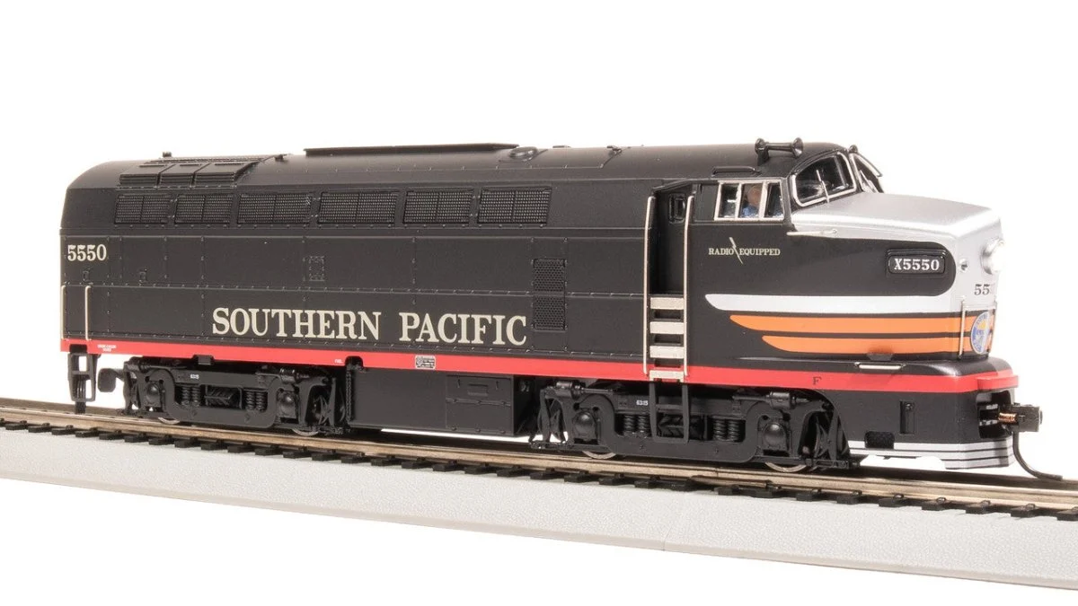 Broadway Limited HO Southern Pacific RF-16 Sharknose Diesel 5551 DCC/Sound - 7709