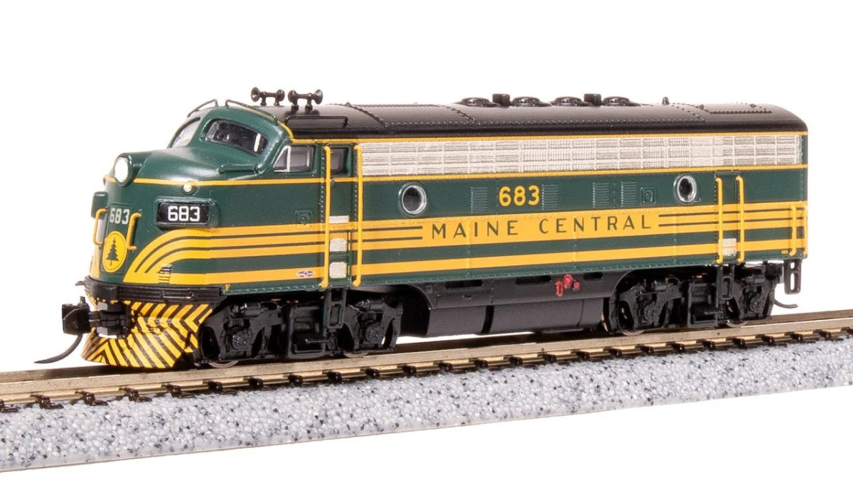 Broadway Limited N Scale MEC EMD F3A Green & Gold Diesel Locomotive #686 - 7734