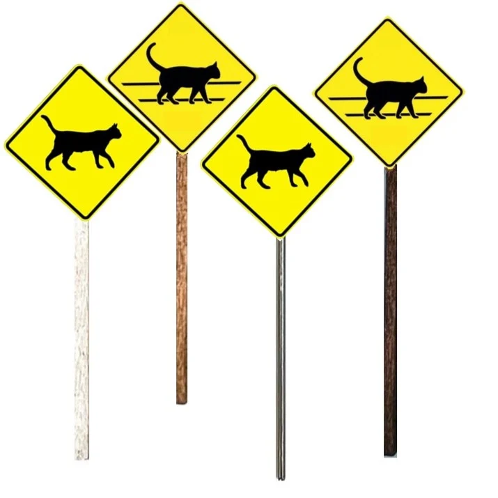 HO Scale - Cat Crossing Sign Pack - 2 Pack