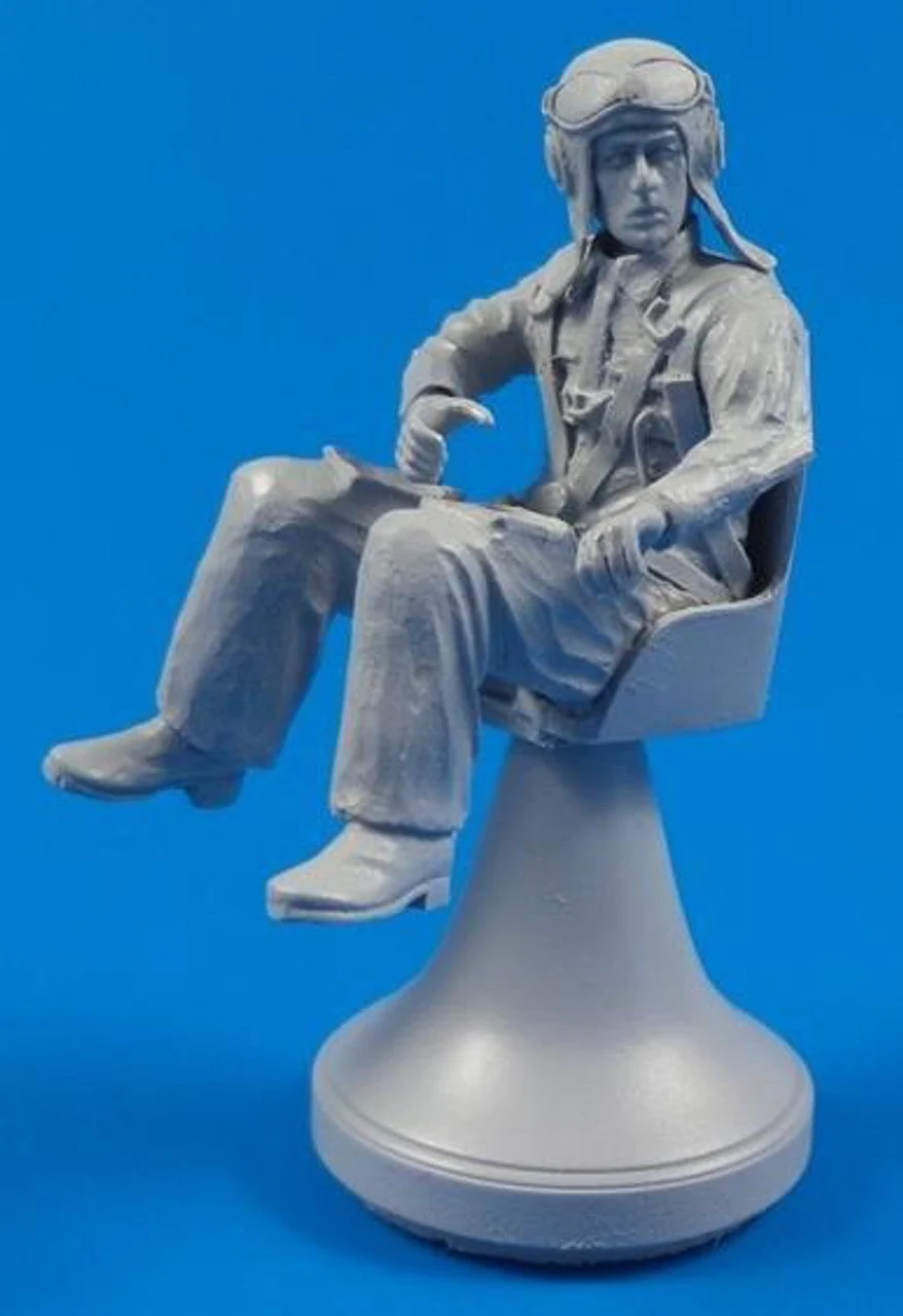 CMK 1/32 WW II Italian Fiat G-50 Sitting Pilot for Special Hobby kit Resin Figure Model Kit