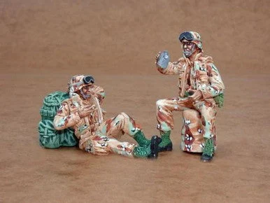 1/35 CMK US Army modern soldiers at rest (2 fig.)