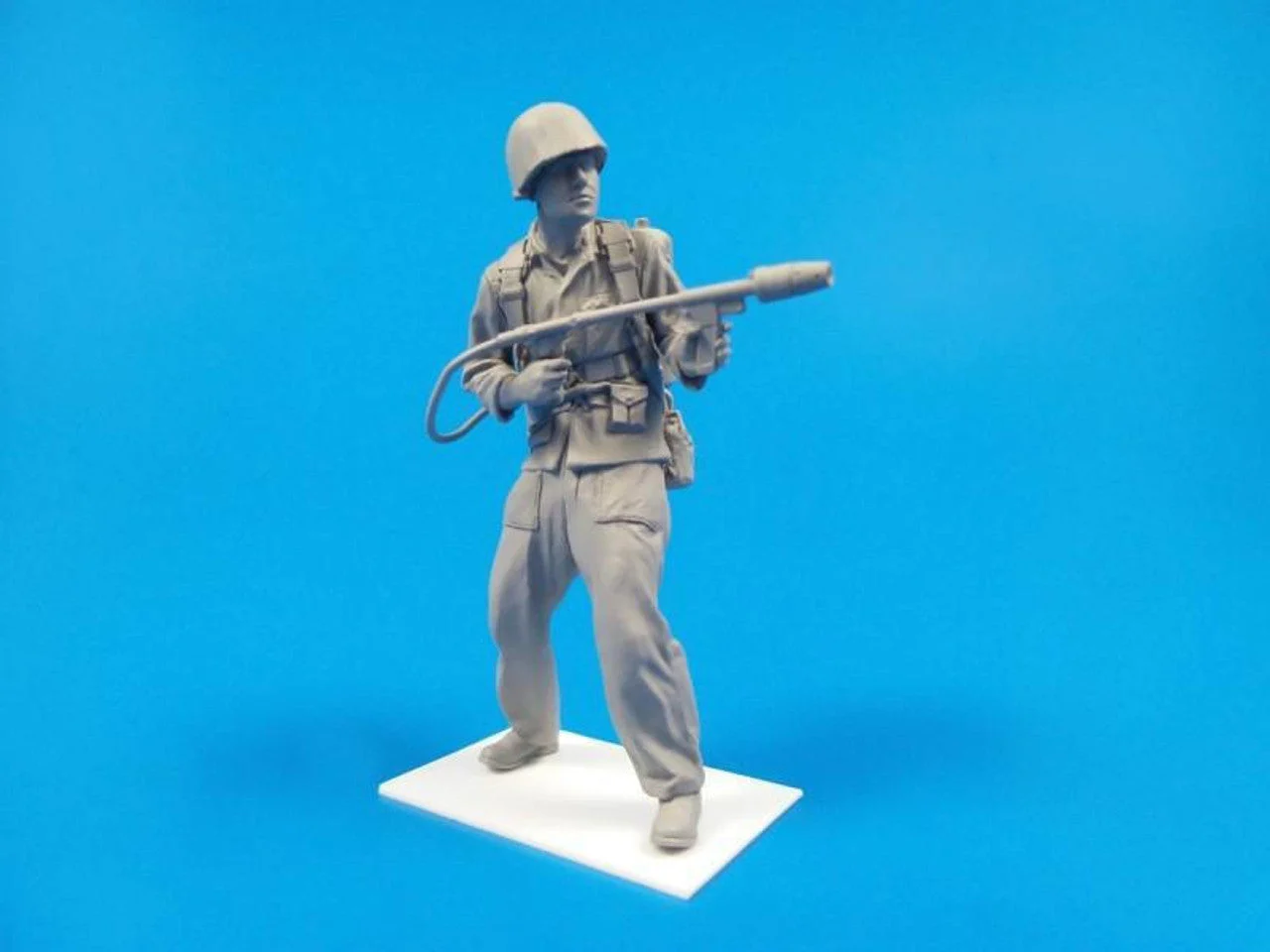 CMK 1/35 WW II US Marine soldier with flamethrower M2A1. Iwojima 1945 1/35 Resin Figure Model Kit