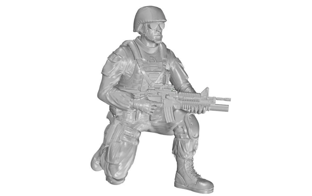 CMK 1/35 Kneeling Soldier (on right knee). US Army Infantry Squad 2nd Division for M1126 Stryker (pt.1) 1/35 Resin Figure Model Kit