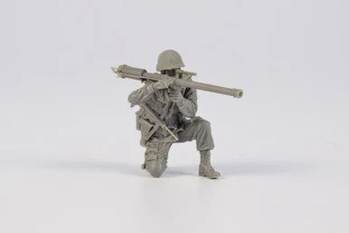 1/35 CMK American soldier with M18 57mm Recoilless Rifle (Bazooka). late WWII / Korean war 1/35 Resin Figure Model Kit