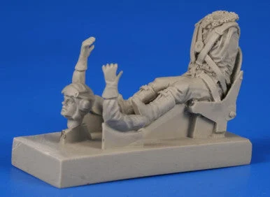 1/48 CMK Commonwealth WWII Fighter Pilot in a Spitfire Resin Figure Model Kit