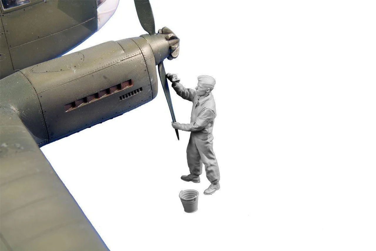 CMK 1/48 Siebel Si 204/Aero C-3 Rigger (prop maintenance) Resin Figure Model Kit