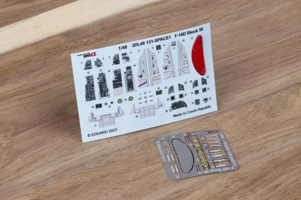 Eduard 1/48 Eduard F-16D Block 50 Space for Kinetic
