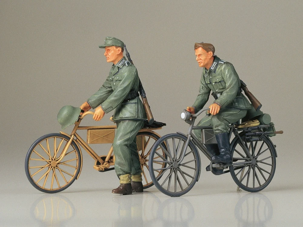 Tamiya 1/35 German Soldiers With Bicycles - 35240