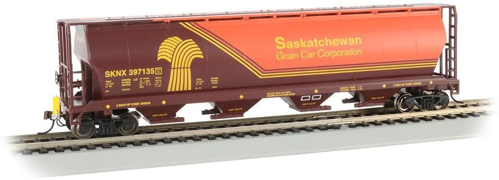 HO Bachmann 4-Bay Cylindrical Grain Hopper - Saskatchewan 73802