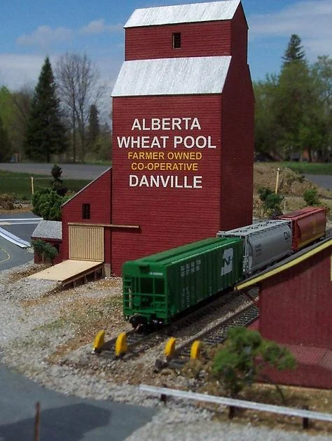 HO Osborn Grain Elevator 1067 - Osborn Model Kits