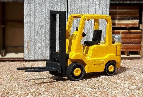 HO Osborn Heavy Duty Forklift 1128 - Osborn Model Kits
