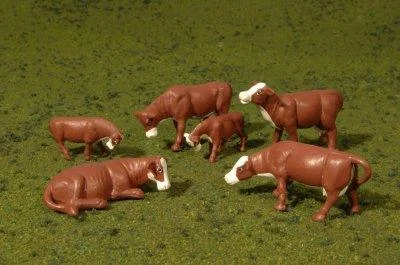 HO Scale Bachmann Cows Brown & White - Bachmann Trains