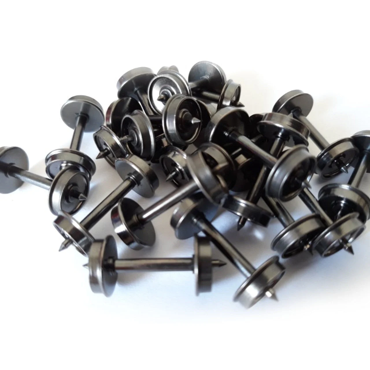 Intermountain HO Scale 36" Metal Wheelsets - .110" Tread, Bulk Pack, 100 Axles - 40056