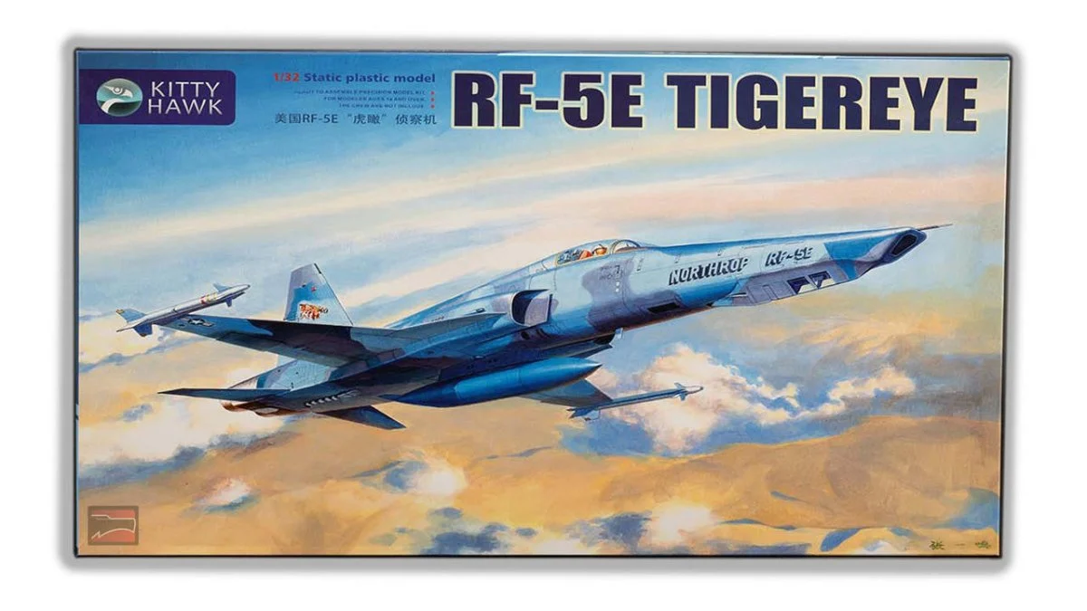 Kitty Hawk 1/32 Kitty Hawk RF-5E Tiger Eye Plastic Model Kit