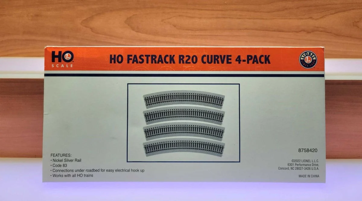 Lionel HO Scale Fastrack R20 Curve Track (Pack of 4) - 8758420