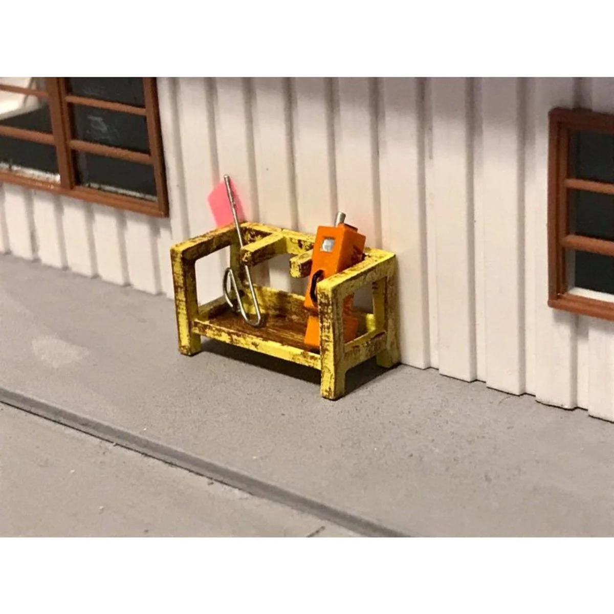 Mac Rail HO EOT Storage Rack Yellow - Small Size (Holds 3 EOTs)