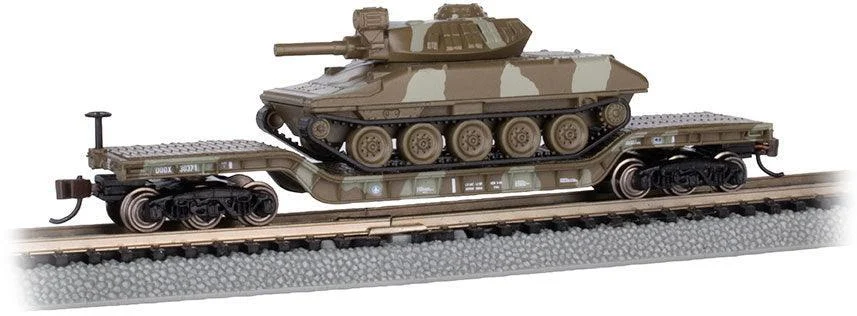 N Bachmann 52' Center-Depressed Flatcar - Green Camo with Sheridan Tank 71388