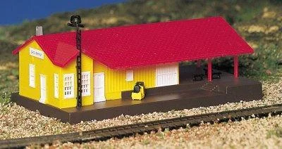 N Bachmann Freight Station 45907 - Bachmann Trains
