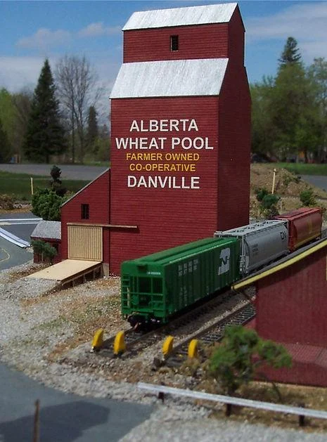 N Osborn Grain Elevator 3067 - Osborn Model Kits