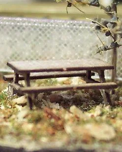 N Osborn Picnic Tables Kit 3034 - Osborn Model Kits