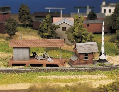 O Bachmann Loading Platform and Crossing Shanty 45977 - Bachmann Trains