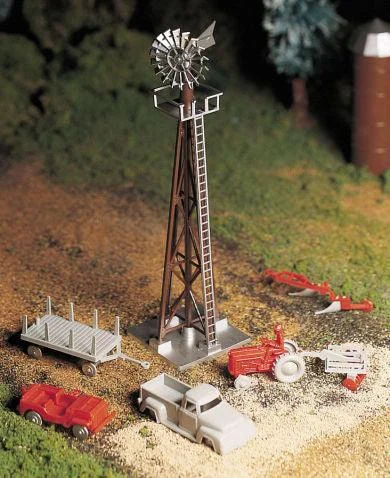 O Bachmann Windmill with Farm Machinery 45603 - Bachmann Trains