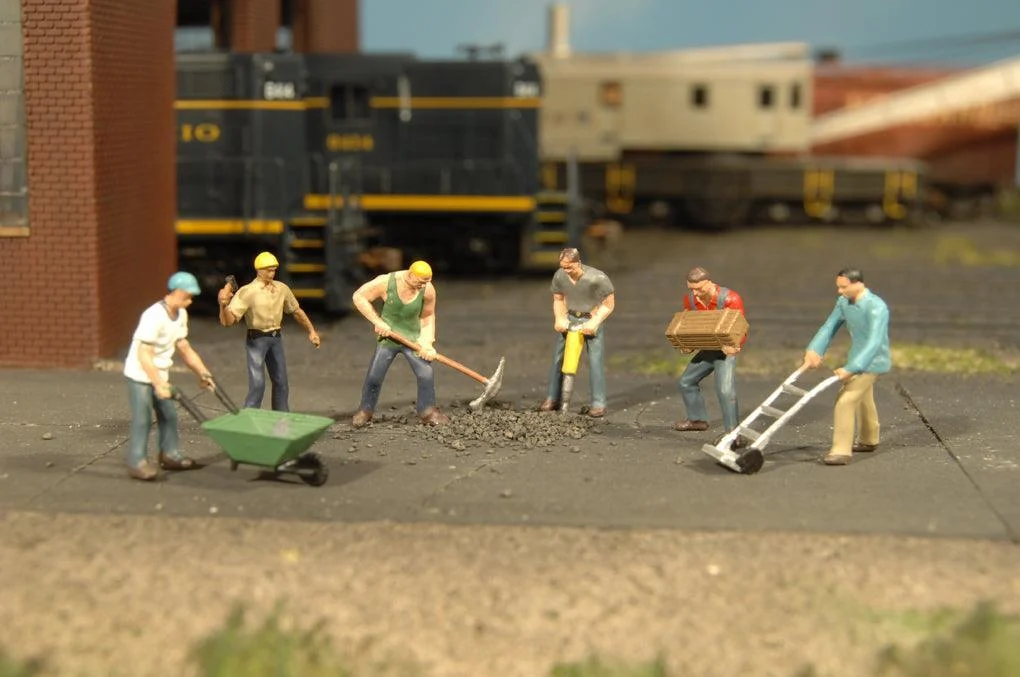 O Scale Bachmann Construction Workers 33155 - Bachmann Trains