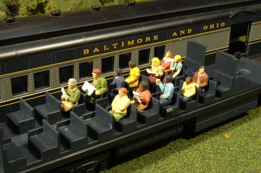 O Scale Bachmann Waist-Up Seated Platform Passengers 33165