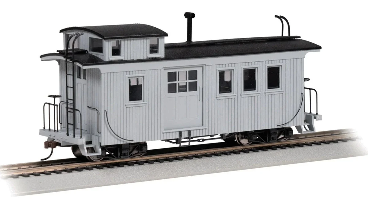 On30 Bachmann Painted Unlettered (Gray) - Wood Side Door Caboose 26704